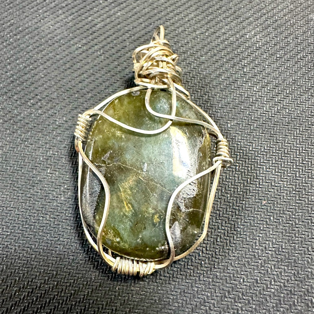 Elegant Sterling Silver Wire Wrapped Labradorite Pendant